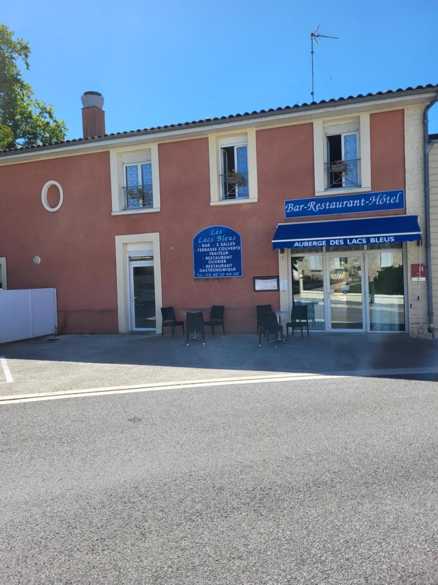 Auberge Des Lacs Bleus Clérac Exterior photo
